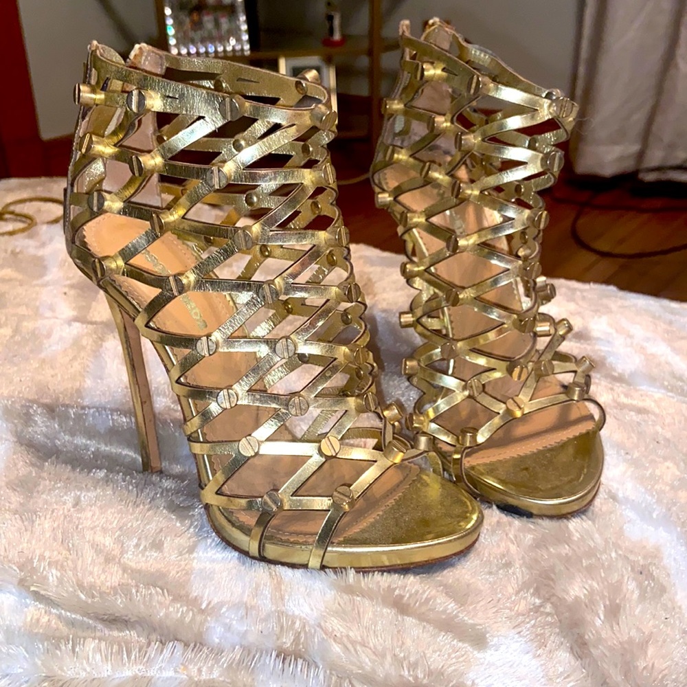 Dsqared2 gold heels